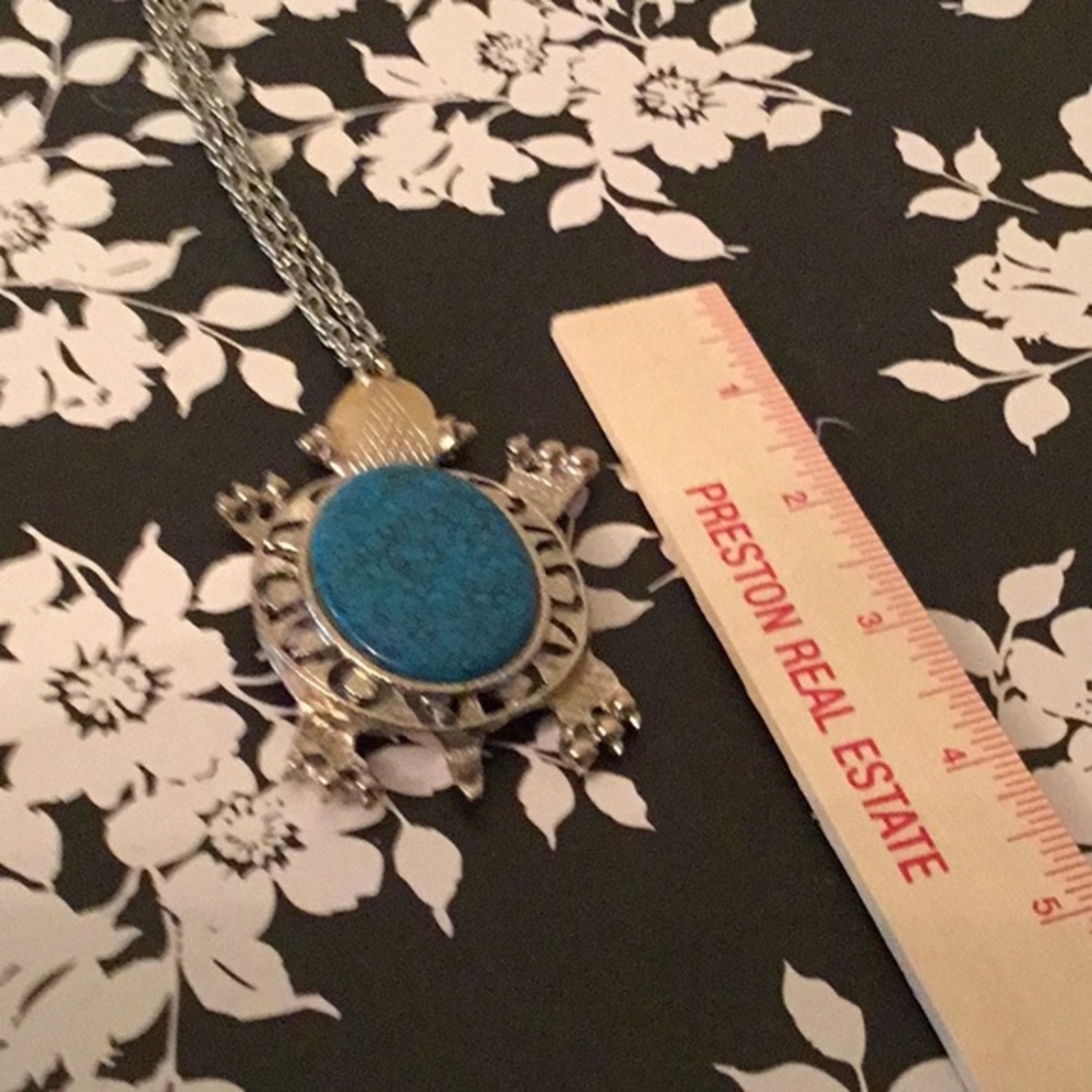 Turtle pendant with chain - Picture 1 of 3